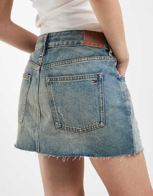 Tommy Jeans – Sehr kurzer Jeansrock in verwaschenem Mittelblau, 4 von 5