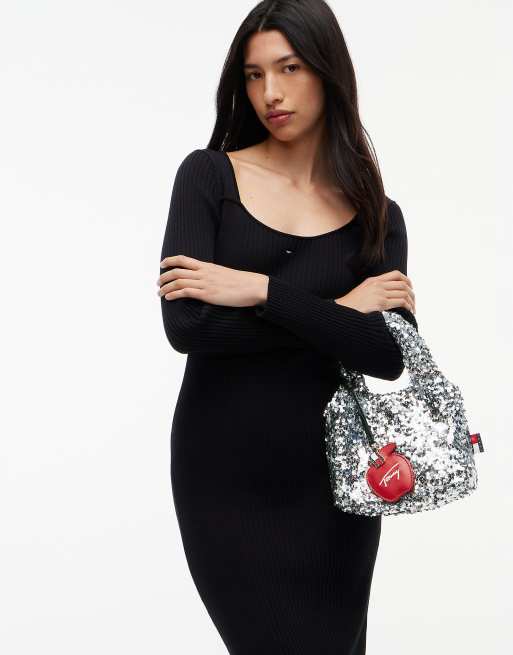 Tommy Jeans Shopper-Bag mit Pailletten-Logoanhänger in Silber, 2 von 5