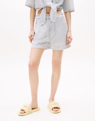 Tommy Jeans – Shorts aus Baumwoll-Leinen in Hellgrau - view 1