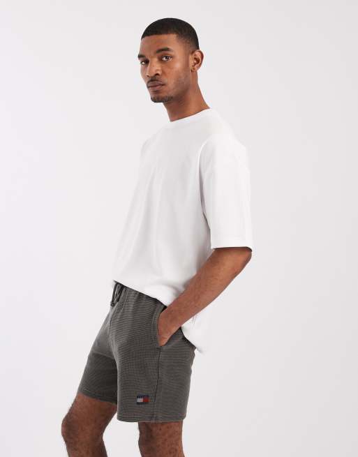 Tommy Jeans – Shorts in verwaschenem Schwarz mit Flag-Logo, 5 von 5