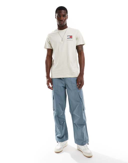 Tommy Jeans slim essential flag t-shirt in beige, 3 of 4