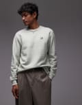 [Tommy Jeans] Tommy Jeans small badge sweatshirt in sage green Chest 46 Misty Sage Tonal