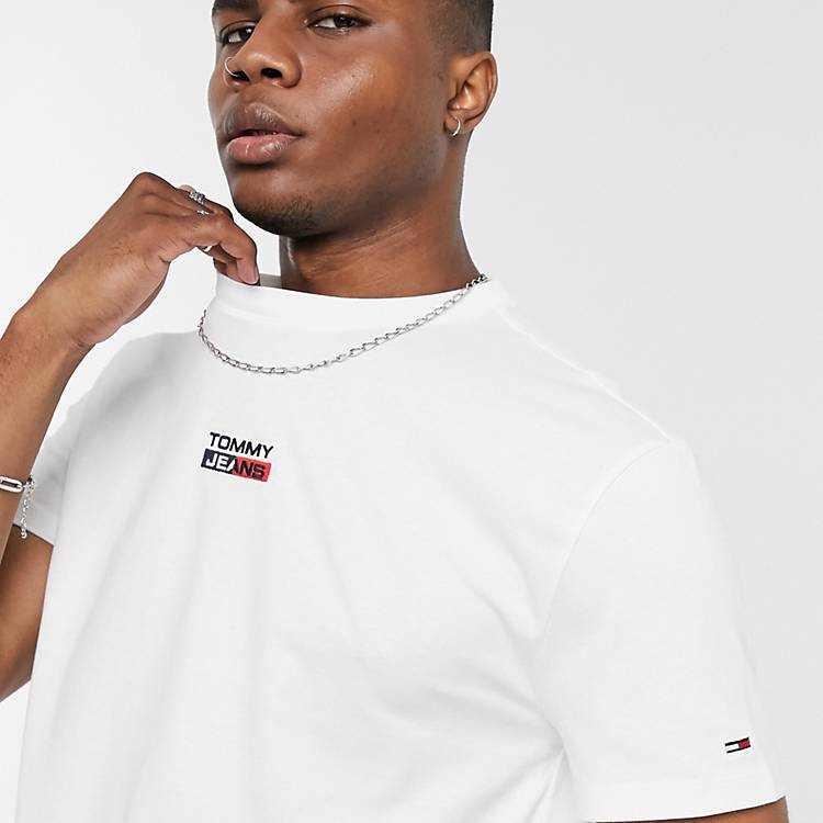 Tommy Jeans small centered logo t-shirt in white | ASOS