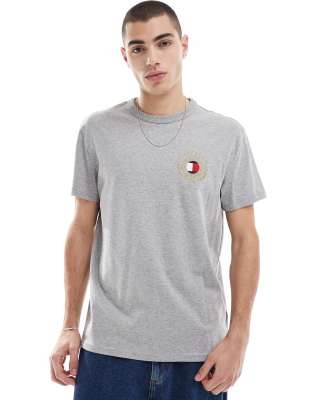 Tommy Jeans Small Crest Logo T-shirt In Gray
