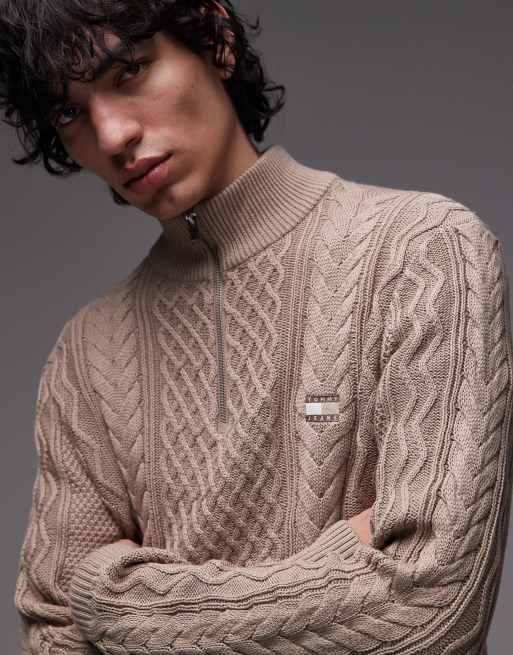 Tommy Jeans - Smalle kabeltrui met 1/4 rits in taupe, 5 van 5