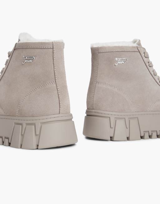Tommy Jeans Sneaker aus Wildleder mit warmer Fütterung und Plateausohle in Dunkelgrau, 6 von 7