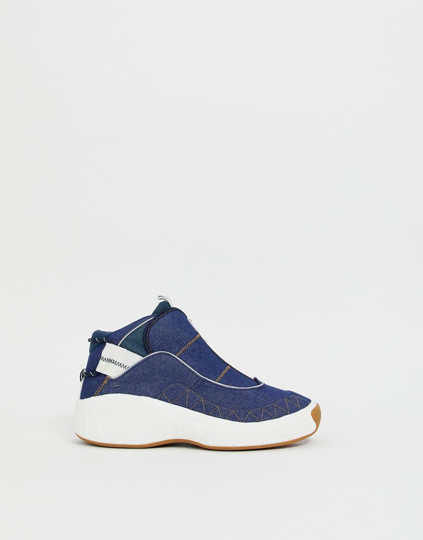 Tommy Jeans - Sneakers blu denim con suola tono su tono e dettagli nei colori iconici