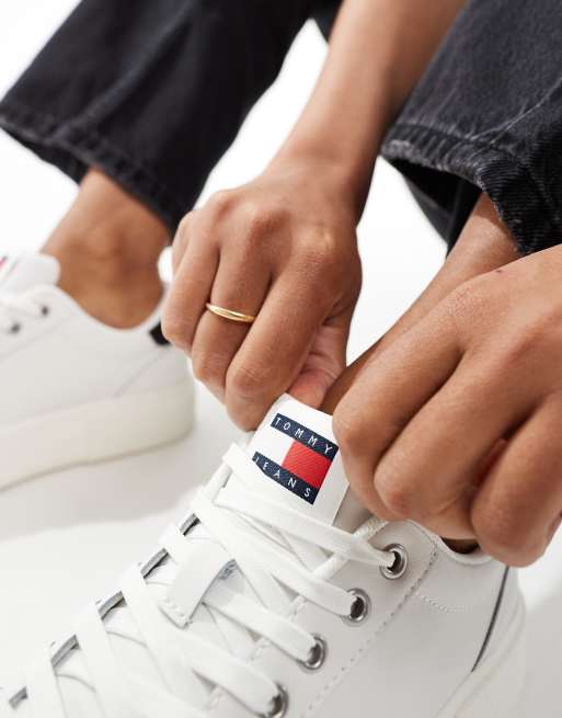 Tommy Jeans Sneakers con plateau bianche e nere ASOS