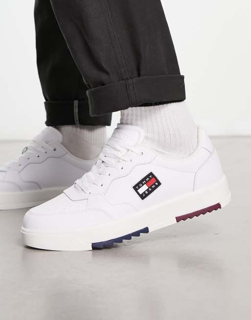 Tommy Jeans - Sneakers in wit met zool met scherpe groeven