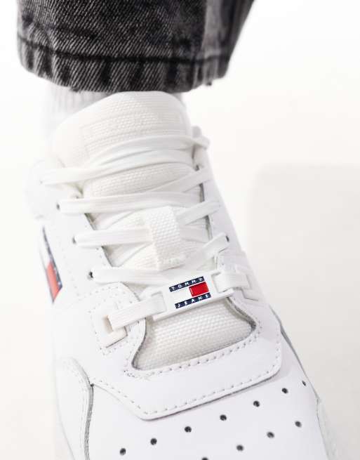 Tommy Jeans - Sneakers rétro stile basket bianche con suola flatform, 3 di 5