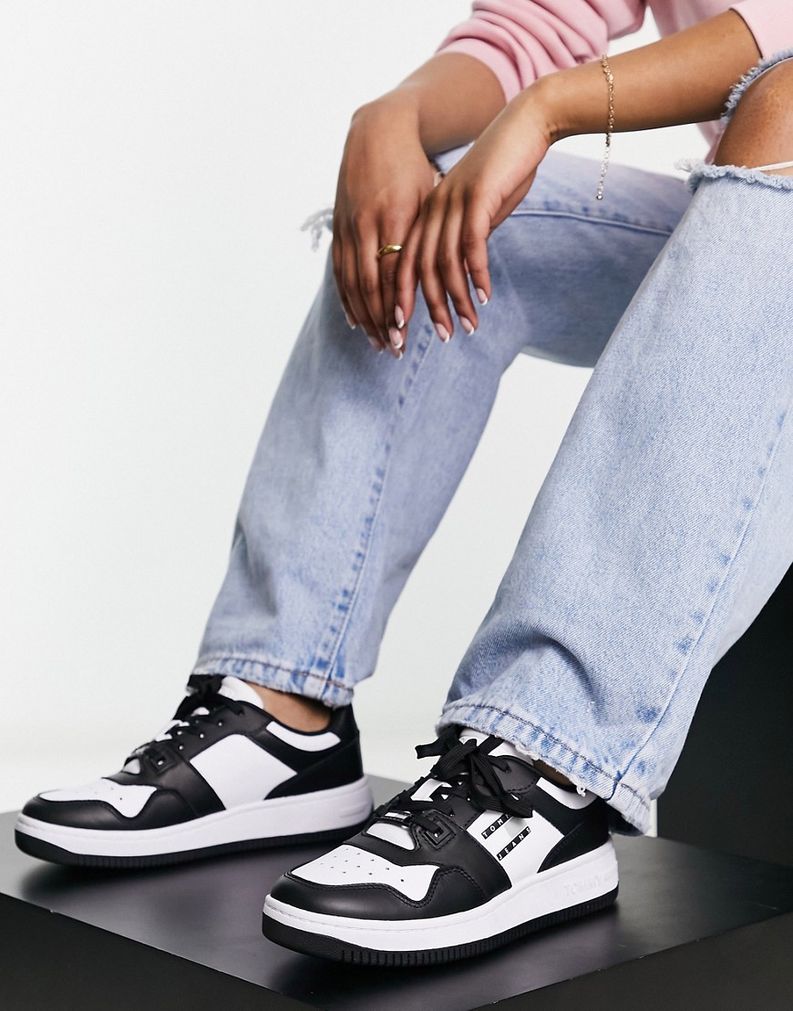 tommy jeans - sneakers rétro stile basket nere e bianche-black