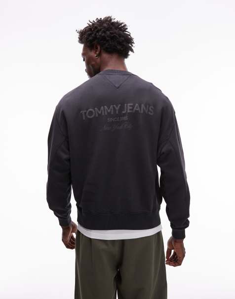 Tommy Jeans - Sort afslappet sweatshirt i firkantet pasform - view 1