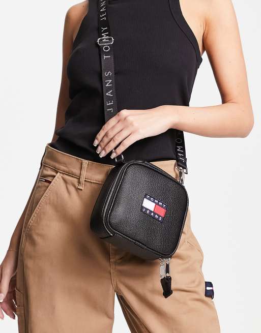 Tommy Jeans - Sort klassisk taske med crossover-strop