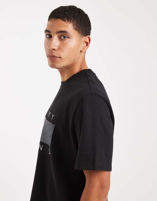 Tommy Jeans - Sort T-shirt i 90'er-stil med slid og flaglogo, 4 af 5