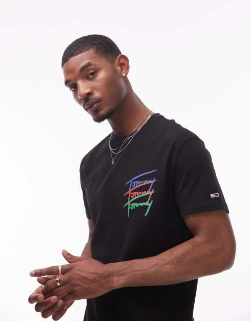Tommy Jeans - Sort T-shirt med gentaget signaturprint på ryggen