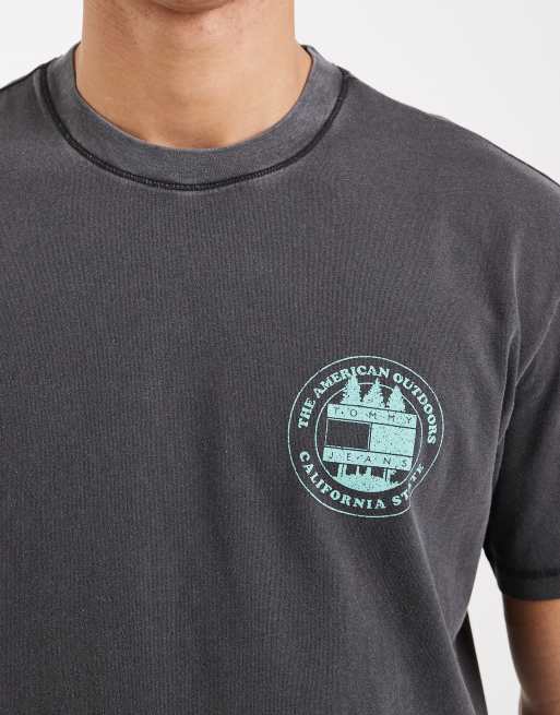 Tommy Jeans - Sort T-shirt med grafisk landskabsprint og logo på brystet , 5 af 5