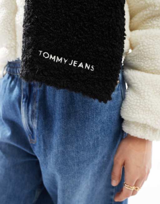 Tommy Jeans - Sort tørklæde i teddymateriale, 3 af 4