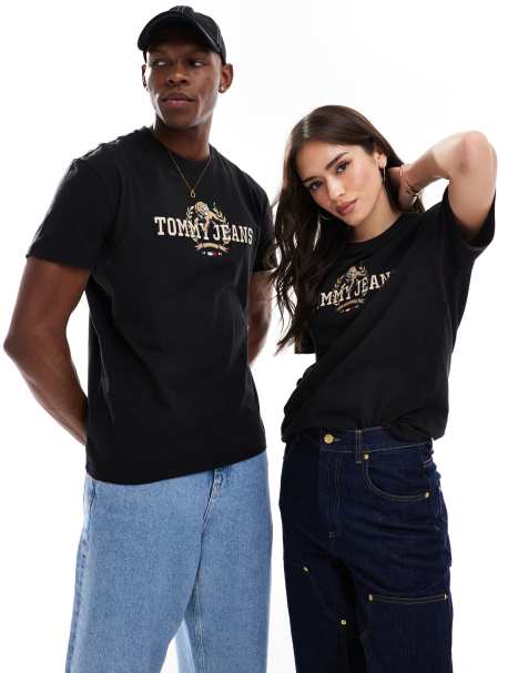 Tommy Jeans - Sort unisex-T-shirt med college-grafik - view 1