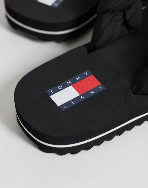 Tommy Jeans - Sorte chunky klipklappere med fletdetalje, 4 af 4