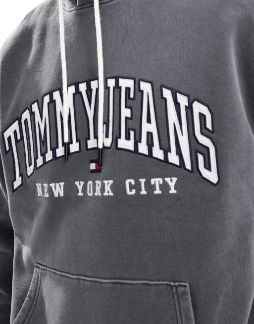 Tommy Jeans – Sprana czarna bluza z kapturem i uczelnianym logo, 3 z 4
