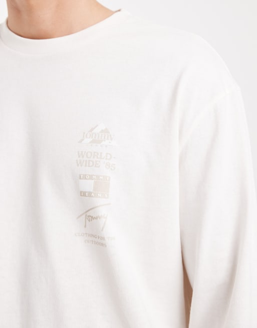 Tommy Jeans stacked logo long sleeve t-shirt in washed white, 5 of 5