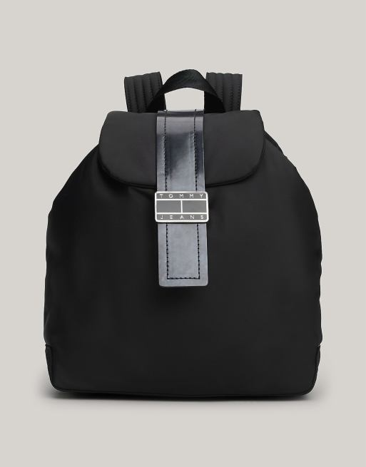 Tommy Jeans – Stardust – Rucksack in Schwarz mit Logo und Umschlagklappe