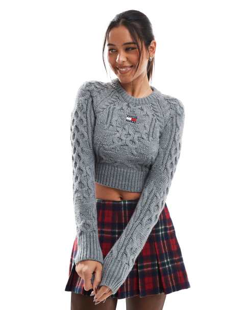 Tommy Jeans – Strickpullover in Hellgrau mit Zopfmuster und Sterndetail - view 1