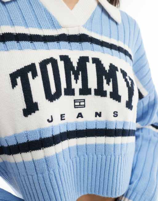 Tommy Jeans - Strikket trøje med college-logo i babyblå, 3 af 4
