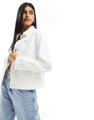Tommy Jeans – Stückgefärbte Hemdjacke in Weiß