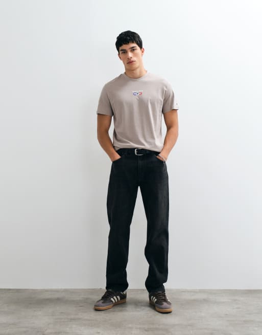 Tommy Jeans subway logo slim fit T-shirt in stone, 3 of 5