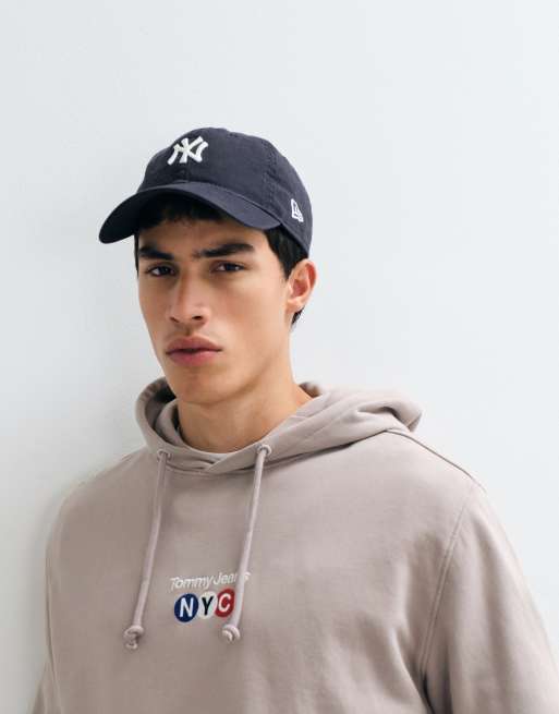 Tommy Jeans - Sudadera color piedra con capucha y logo del metro, 4 de 5