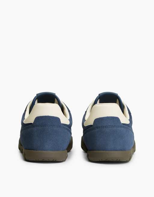 Tommy Jeans Suede metallic logo low profile trainers in blue, 4 of 7