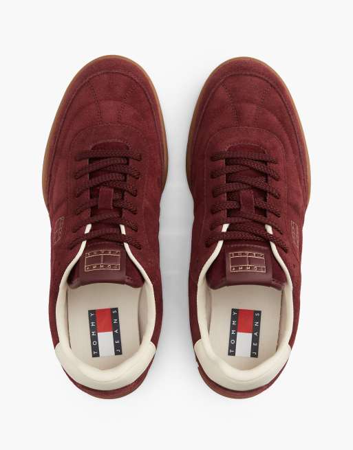 Tommy Jeans Suede metallic logo low profile trainers in red, 3 of 7