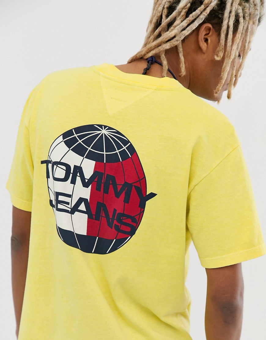 Tommy Jeans – Summer Heritage Capsule – Gul t-shirt med logga baktill