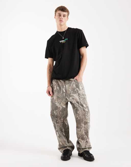 Tommy Jeans – Svart, avslappnad t-shirt med tryck baktill, 2 av 5