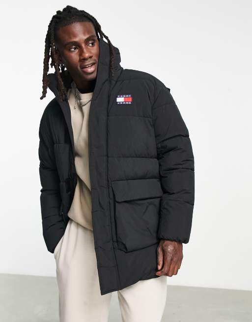 Tommy Jeans – Svart pufferparkas i nylon med påsydd logga, flera fickor och huva - BLACK