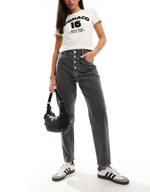 Tommy Jeans – Svarta mom jeans med ultrahög midja och tvättad finish