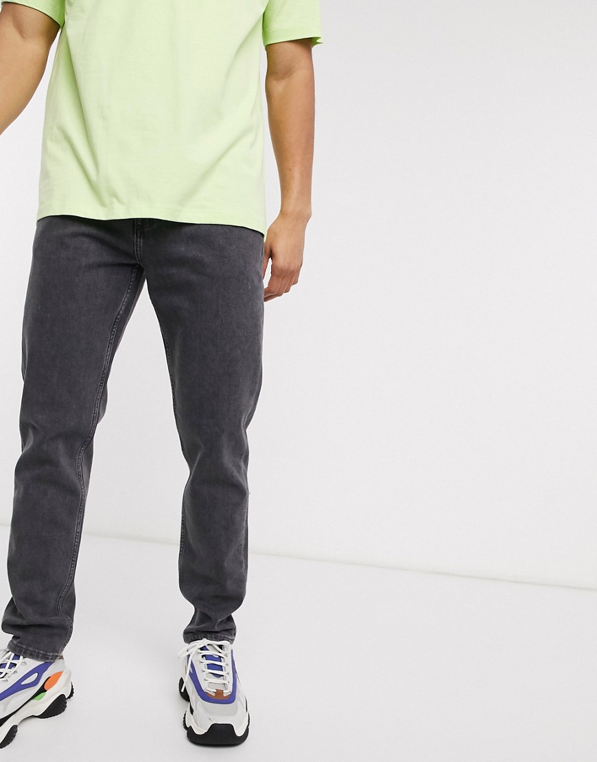 Tommy Jeans – Svarttvättade dad jeans i straight fit