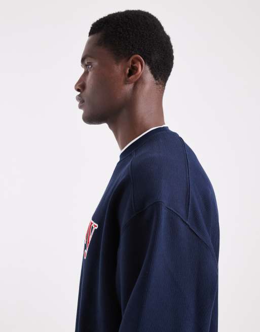 Tommy Jeans – Sweatshirt in Marineblau mit Grafik-Logo-Applikation im 90er-Style, 4 von 5