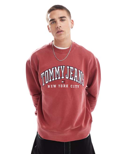 Tommy Jeans – Sweatshirt in verwaschenem Rot mit College-Logo ASOS