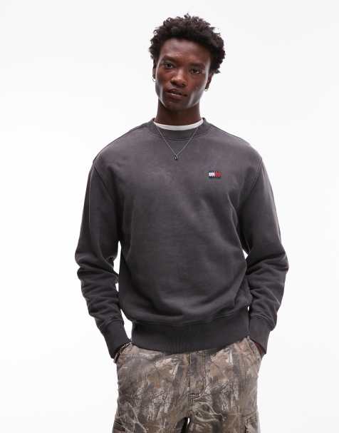 Tommy Jeans – Sweatshirt in verwaschenem Schwarz mit Aufnäher - view 1