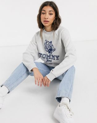 Tommy Jeans - Sweatshirt met raglanmouwen en logo in grijs-Wit