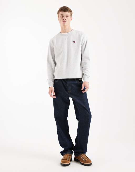 Tommy Jeans - Sweatshirt met ronde hals en badge in grijs, 2 van 5