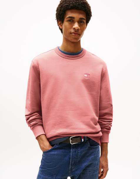 Tommy Jeans - Sweatshirt met ton-sur-ton badge in bessenroze - view 1