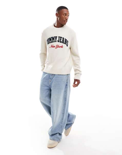 Tommy Jeans – Sweter w kolorze złamanej bieli z logo w uczelnianym stylu - view 1