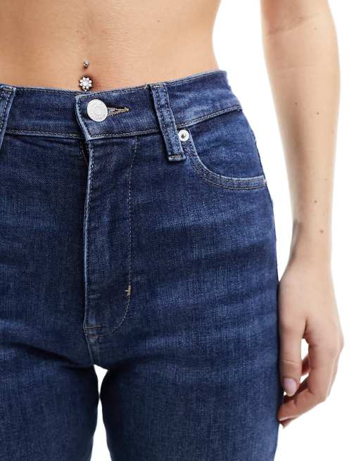 Tommy Jeans – Sylvia – Utsvängda jeans med hög midja och mellanljus tvätt, 4 av 5
