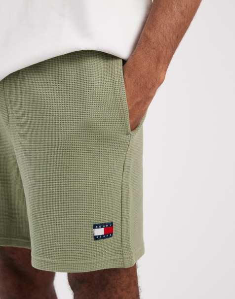 Tommy Jeans – Szorty w kolorze khaki z logo z flagą - view 1