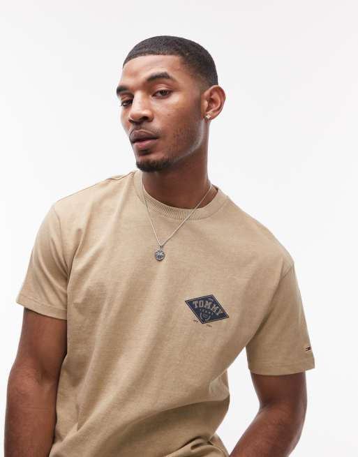 Tommy Jeans - T-shirt à imprimé style universitaire au dos - Fauve, 2 de 4