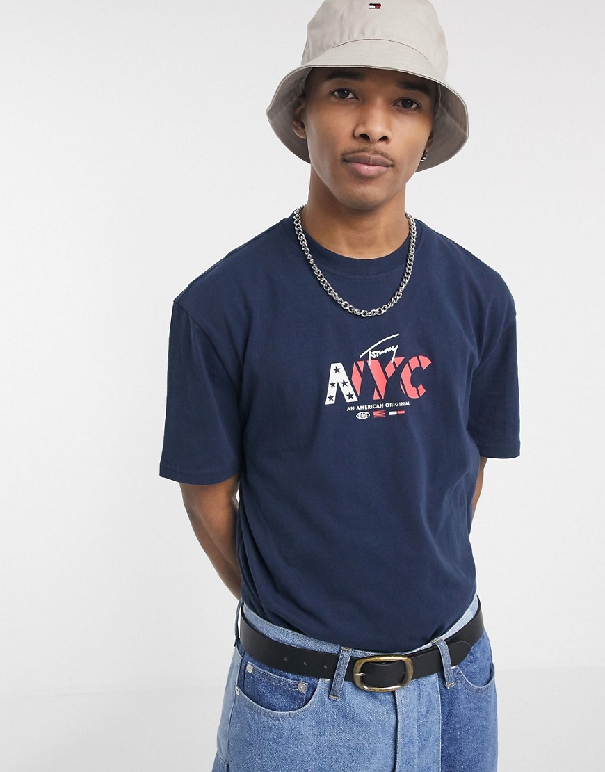 Tommy Jeans - T-shirt blu navy con logo NYC piccolo sul petto