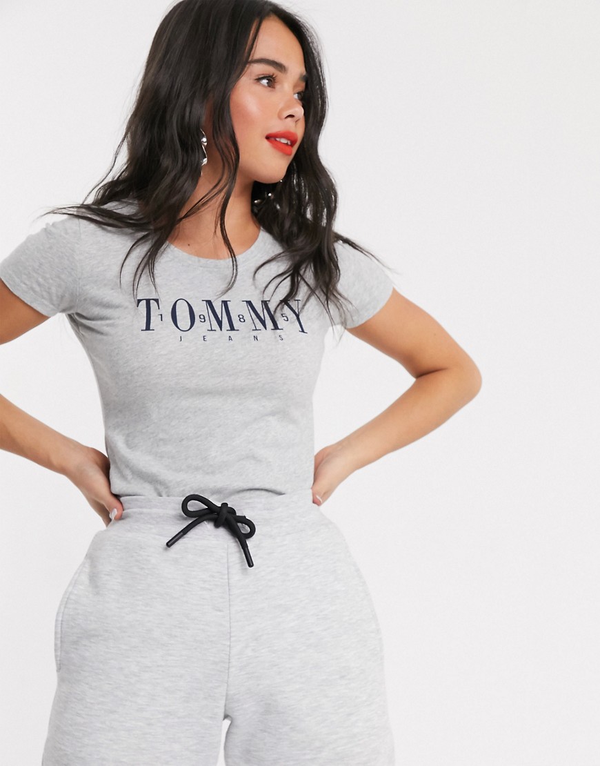 Tommy Jeans - T-shirt casual con logo-Grigio